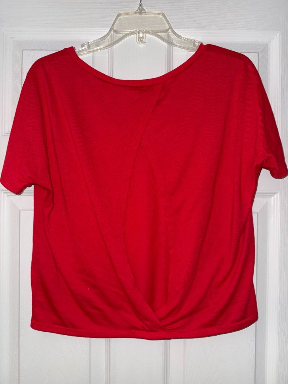 ALO YOGA Split Back Semi-Cropped Tee-Size Medium-Red